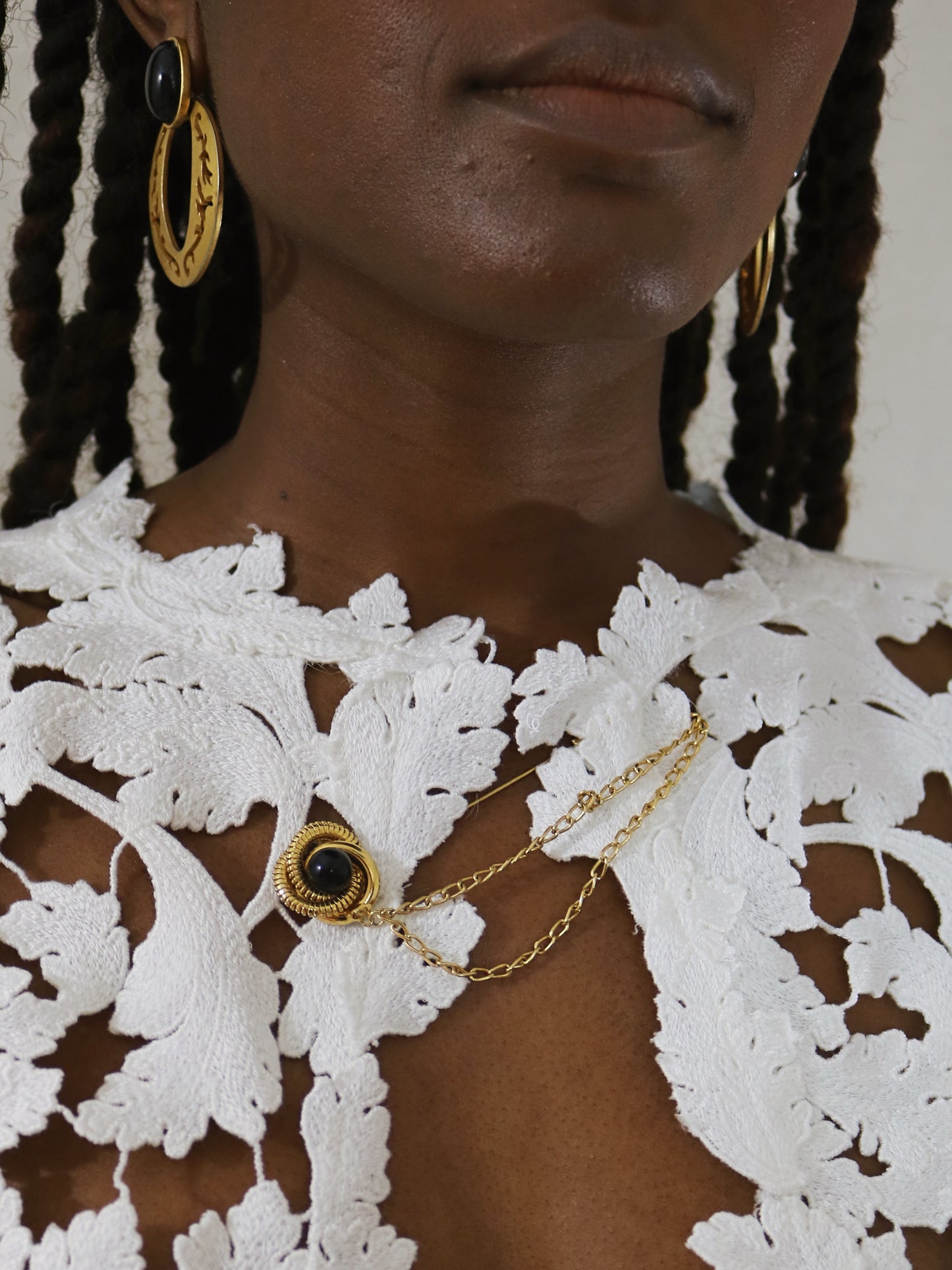 vintage pin, golden + black