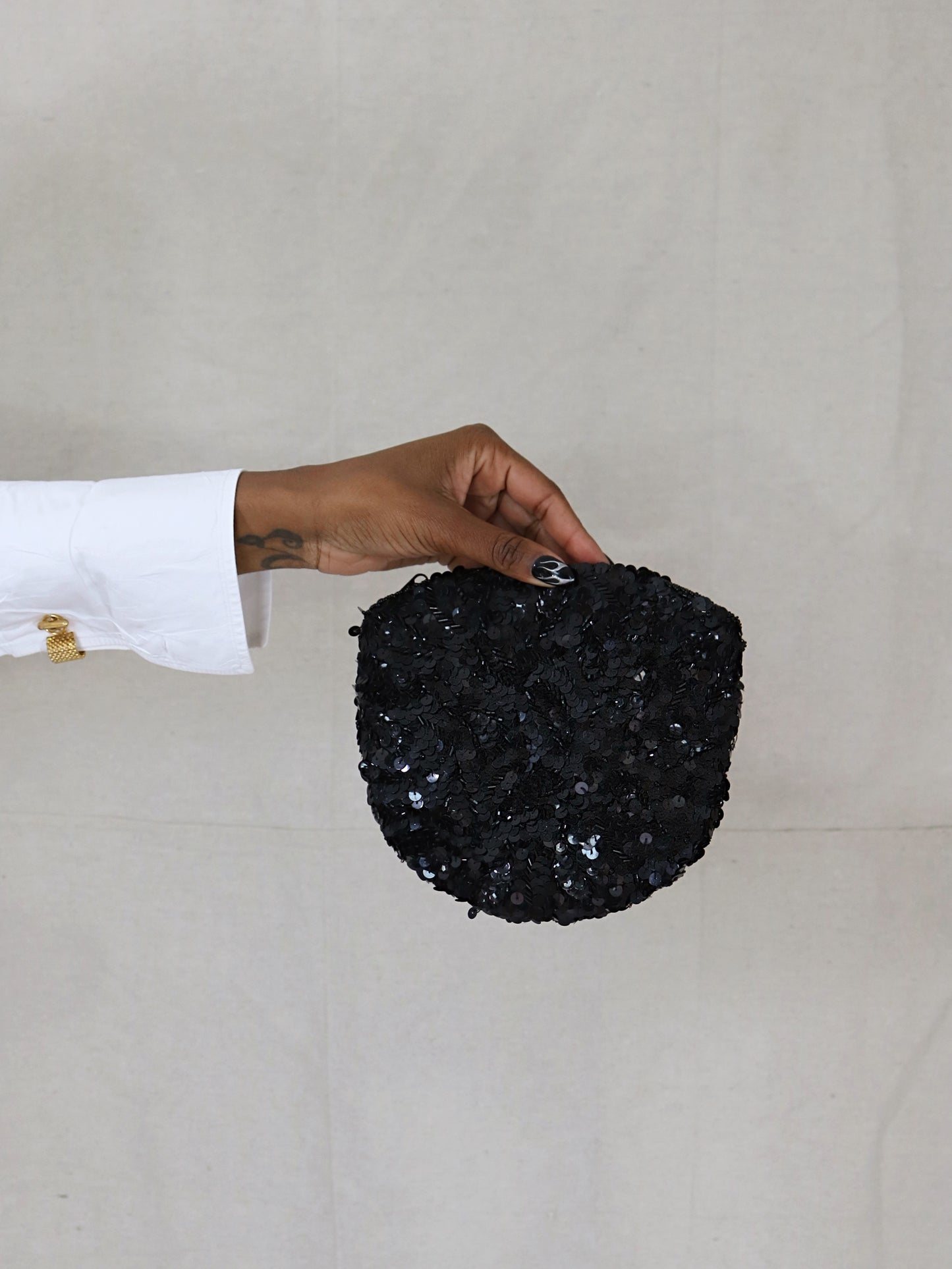 mini pouch in sequin