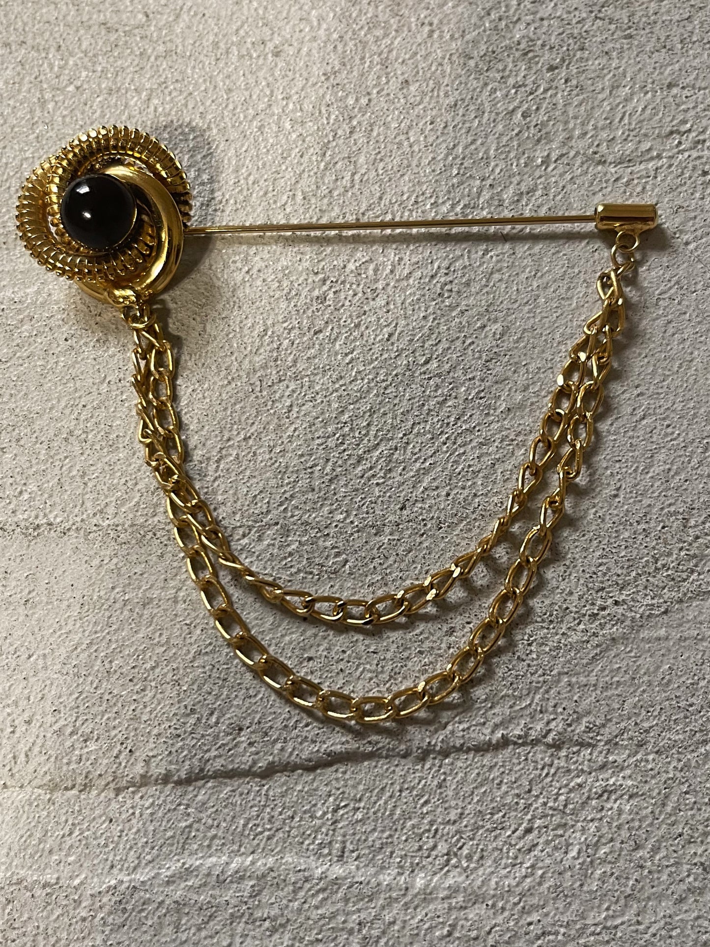vintage pin, golden + black