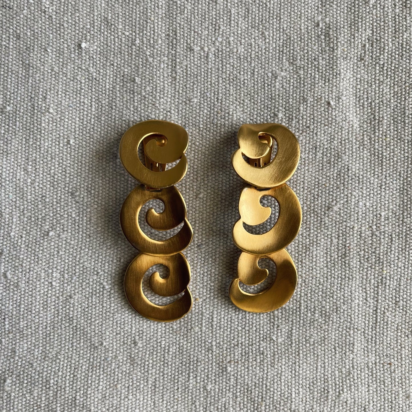 swirl earring, clip on